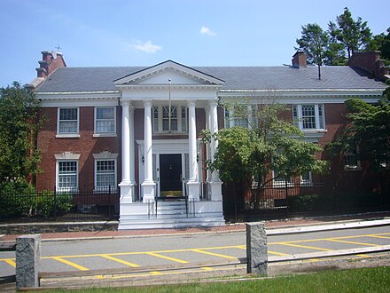 Delta Upsilon's first Harvard chapter revolted, disaffiliated, and ultimately merged with the Fly Club, whose clubhouse is pictured. A more recent colonization attempt proved similarly disastrous.