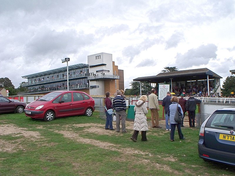 File:Fontwell Racecourse, West Sussex - geograph.org.uk - 2098470.jpg