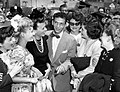 Thumbnail for File:Frank Sinatra with lady fans in Pasadena (1943-08-11 AP photo).jpg