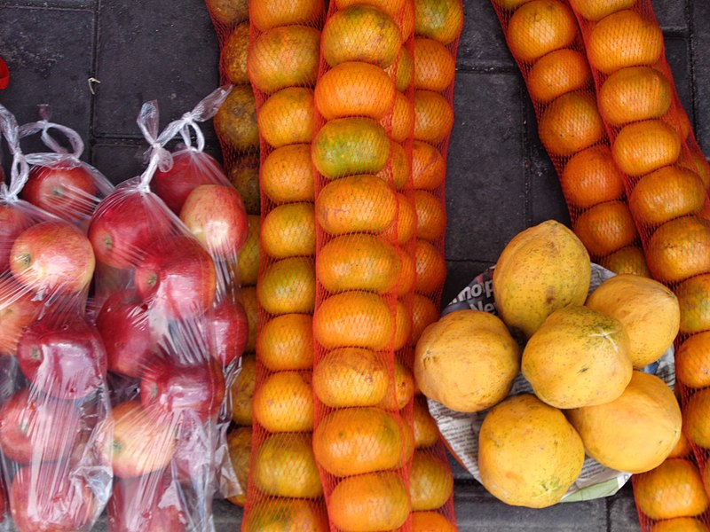 File:Fruit for sale on the street, Quito Colonial Center.jpg