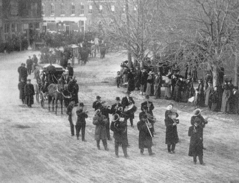 File:Funeral procession, Goderich, Ontario, 1913.png
