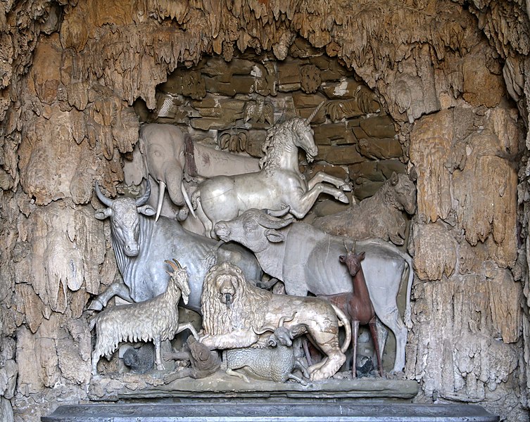 File:Giardino di castello, grotta degli animali o del diluvio, vasca centrale 02 animali di antonio lorenzi, francesco ferrucci del tadda e altri, 1555-57 ca.jpg