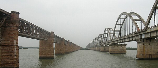 Image: Godavari old and new bridges 2