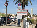 En skylt av Golfe-Juan på franska och på Provençal[1]