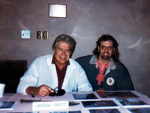 Gordon Scott with a fan in 1995