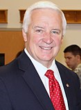 Guvernør Corbett beskåret portræt maj 2014.jpg