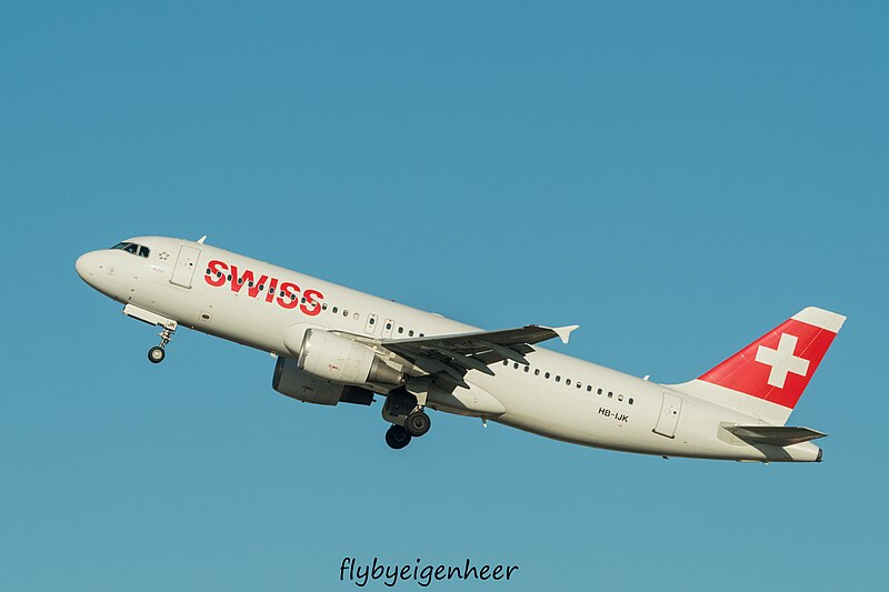 File:HB-IJK Airbus A320-214 A320 - SWR (31836942541).jpg