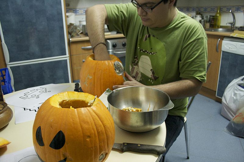 File:Halloween 2008 Pumpkin workshop 2.jpg