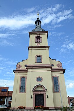 Heßdorf Evangelische Kirche 003.jpg