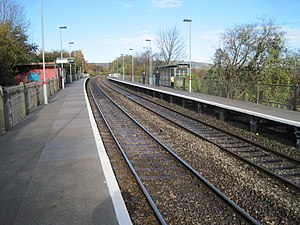 Heath Tingkat Tinggi stasiun kereta api (geograph 3225399).jpg