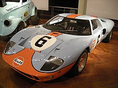 Ford GT40 N°6 victorieuse des 24 H du Mans 1969[7]
