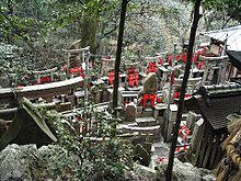 Friedhof auf dem Fushimi Inari-Taisha