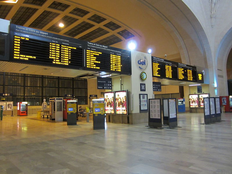 File:Intérieur gare Limoges-Bénédictins.JPG