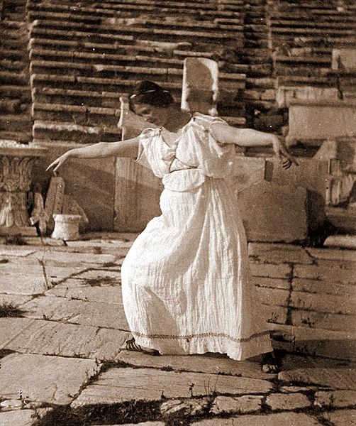 File:Isadora Duncan 1903.jpg