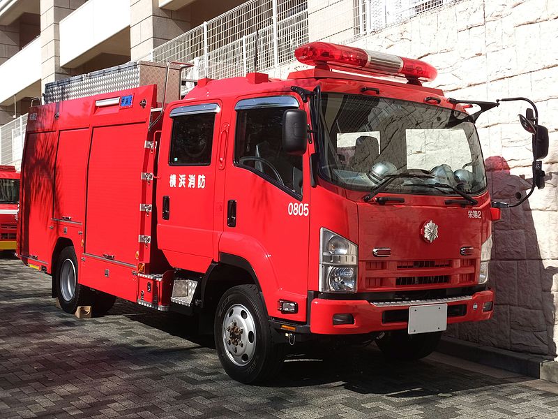 File:Isuzu Elf, 6th Gen, Pumper truck, Fire-engine YCFD, Double-cab.jpg