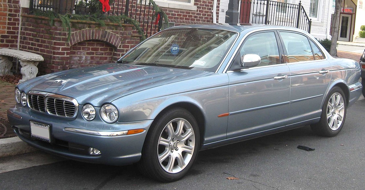 Image of Jaguar XJ8 Vanden Plas