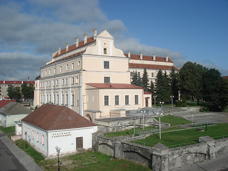 File:Jesuit Collegium, Pinsk 1.JPG