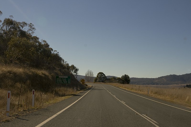 File:Jindabyne NSW 2627, Australia - panoramio (160).jpg