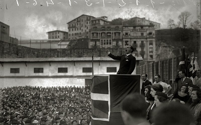 File:Jose Antonio Agirre Lekube speech in Basque Nationalism Meeting, 1933.jpg