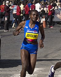 Joyciline Jepkosgei 2017 Semi-marathon de Prague.jpg