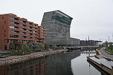 Munch Museum (shown right), Oslo, Norway Lambda med Akerselvallmenningen og Munchs brygge.jpg