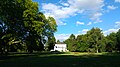 Haus Lantz mit Kapelle und Park