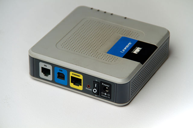File:Linksys Modem AM300 USB, phone line ports.jpg - Wikimedia Commons