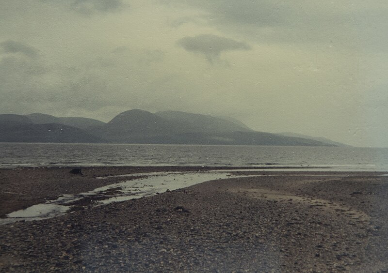 File:Looking across Skipness beach - geograph.org.uk - 6024968.jpg