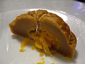 Kuih Bulan