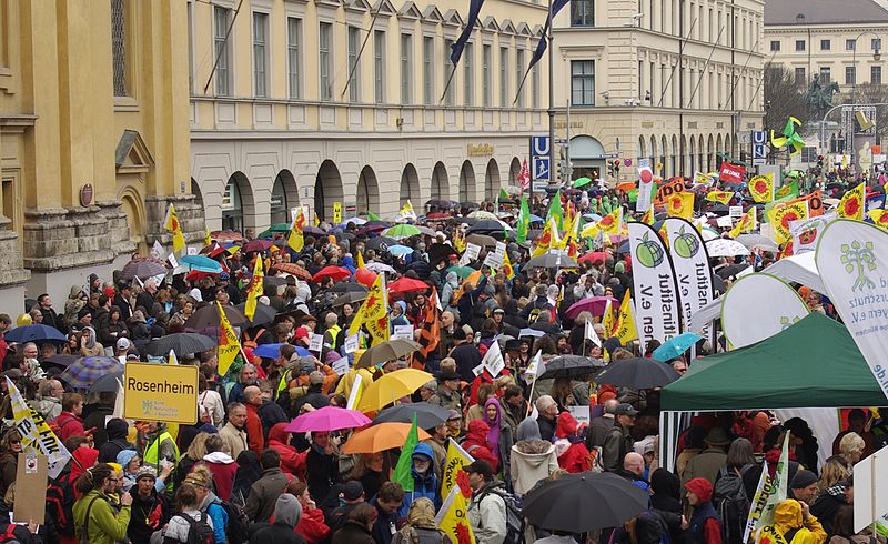 File:München Anti-Atomkraft-Demonstration März 2011 003.JPG