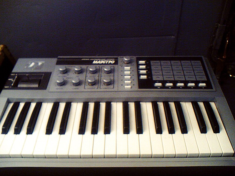 File:MAESTRO (Soviet synthesizer).jpg