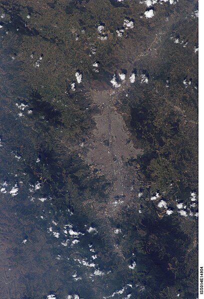 Archivo:Medellín satelital.JPG