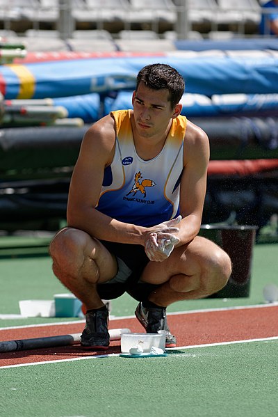 File:Men pole vault French Athletics Championships 2013 t154117.jpg