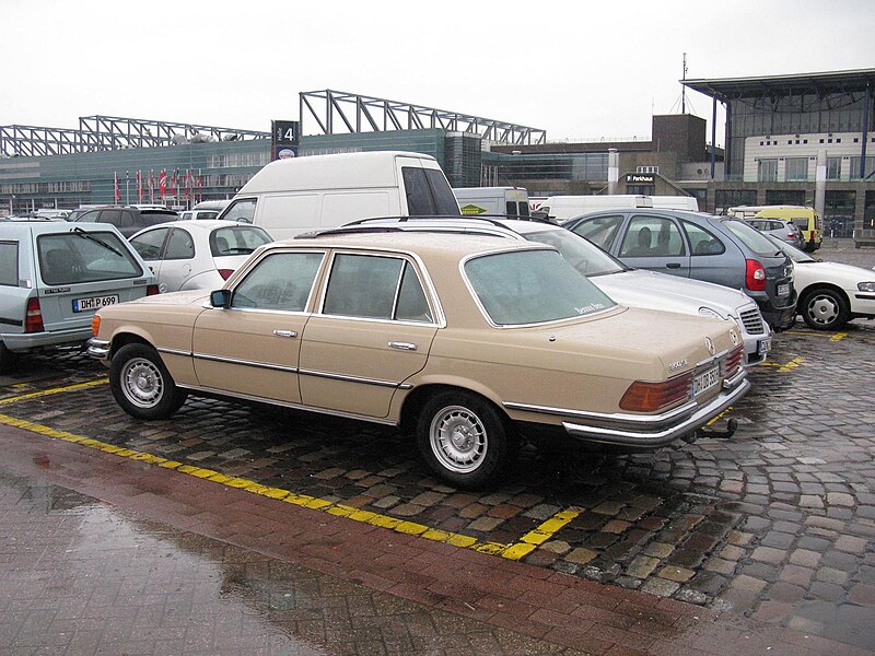 File:Mercedes-Benz 350 SE (5431240298).jpg