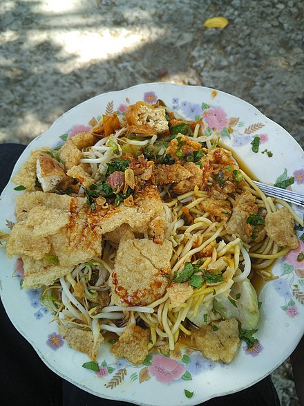 Mie kopyok, Semarang's specialty noodle dish