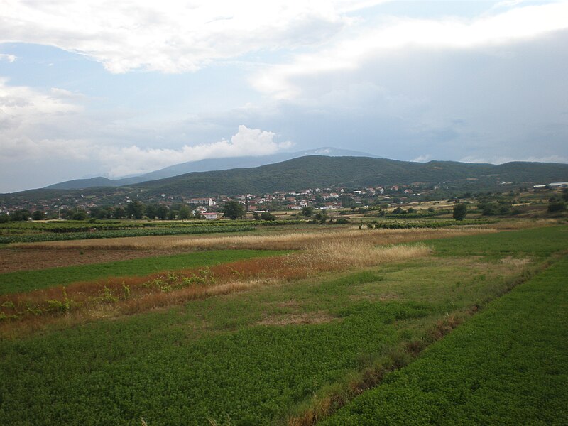 File:Miravci from railway.JPG