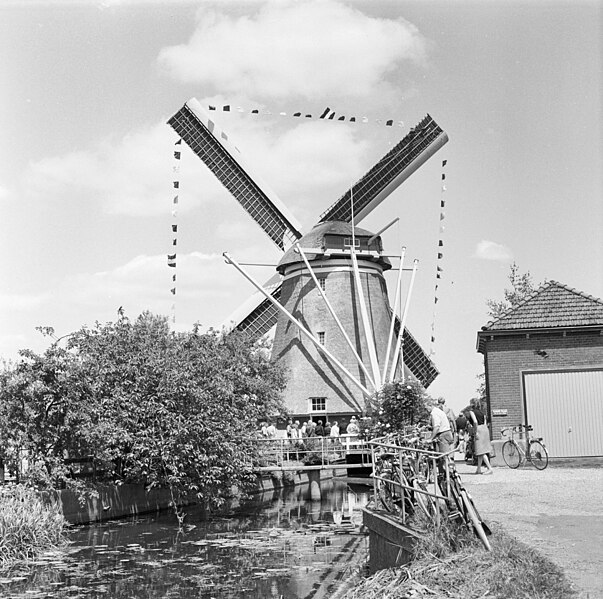 File:Molen van het waterschap Westbroek, in bedrijfstelling van de molen - Oud-Zuilen - 20180962 - RCE.jpg
