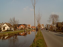 Molenaarsgraaf, desa