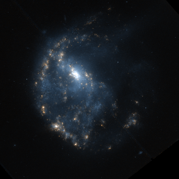 File:NGC 922 -HST11836 01-R665nGB622m.png