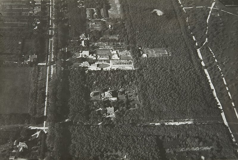 File:NIMH - 2011 - 5230 - Aerial photograph of Soesterberg, The Netherlands.jpg