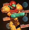 Samus Aran, héroïne des trois jeux de la série Metroid Prime (cosplay, femme dans un costume de Samus Aran de couleur jaune et rouge.