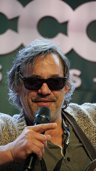 File:Nicholas Brendon at Brussels Comic Con 2019 10-52-17 ILCE-6500 DSC06275 (47297193941).jpg