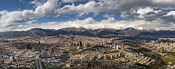 Le Nord de l'agglomération de Téhéran. (définition réelle 14 678 × 5 804)
