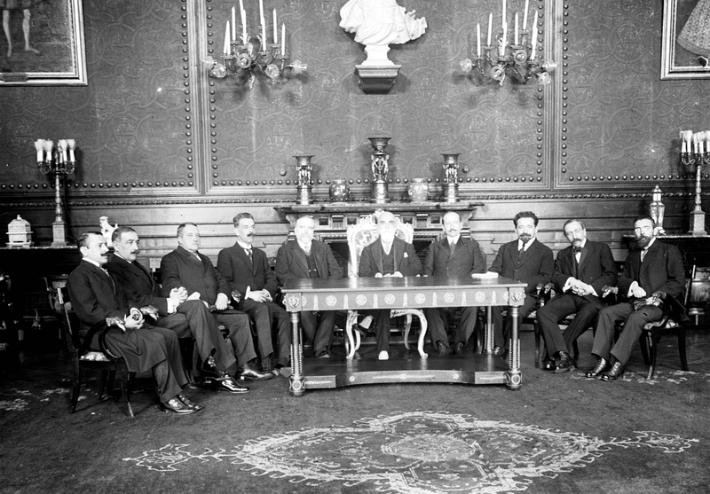 File:O Presidente da República, Bernardino Machado, recebe o Ministério da União Sagrada - 1916.png