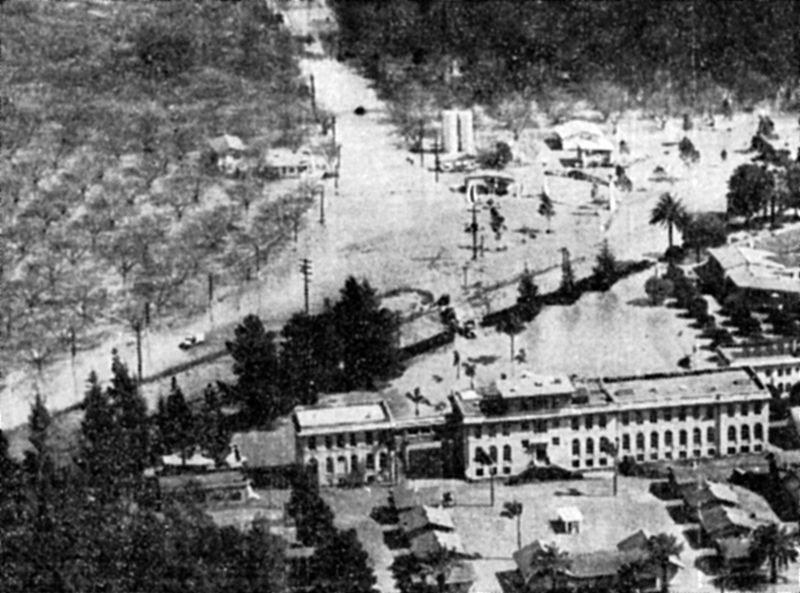 File:Orange County Hospital isolated by flood, 1938.jpg