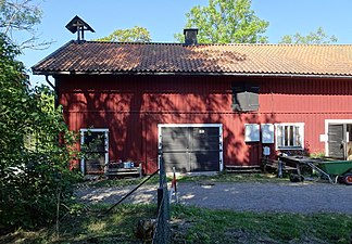 Stallbyggnad.