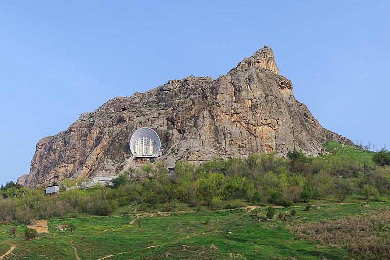 File:Osh 03-2016 img02 Sulayman Mountain.jpg