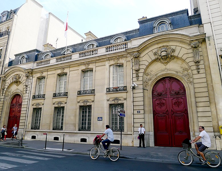 Rue du Faubourg Saint-Honore in 8th Arrondissement - Tours and