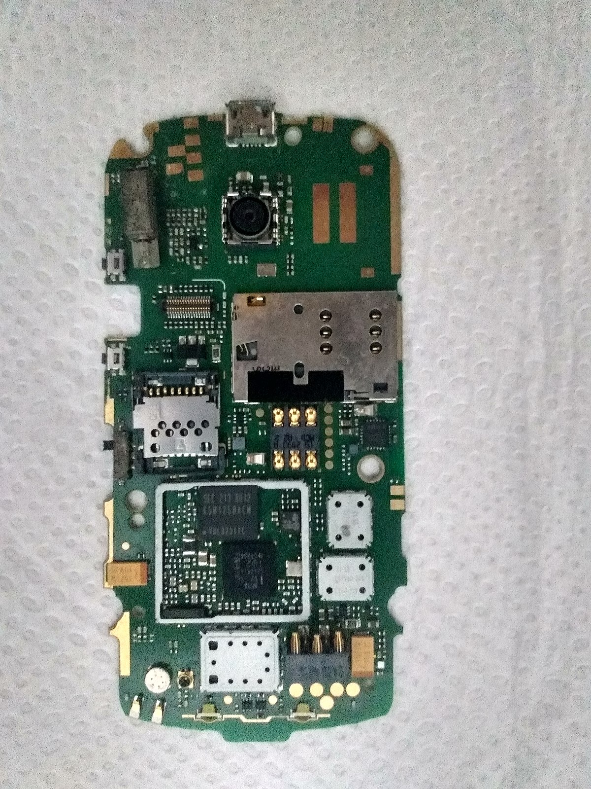 File:DSi pcb front.jpg - Wikipedia