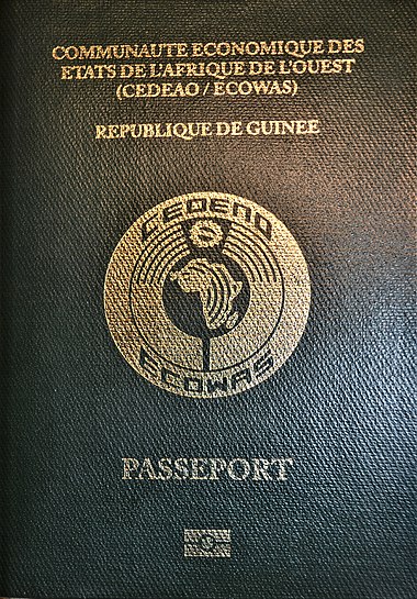 Passeport guinéen.jpg